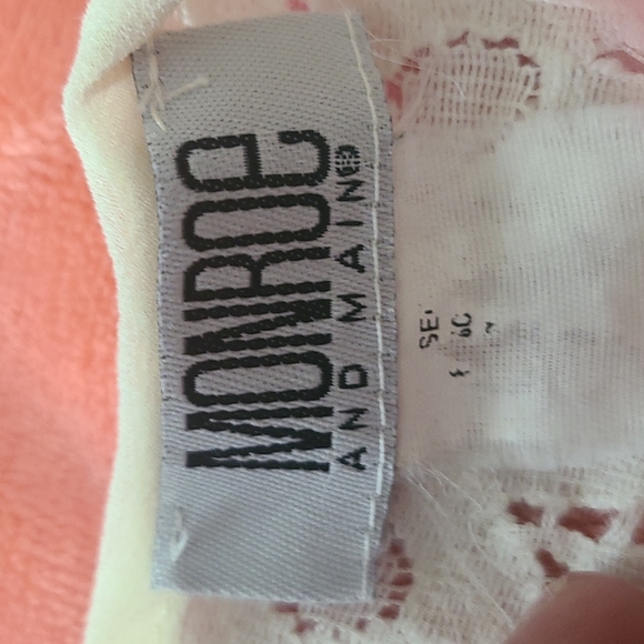 Ladie's Shirt. - Picture 6 of 6